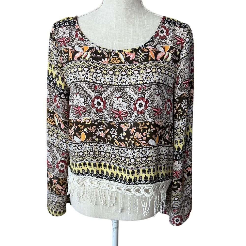 Vintage Wet Seal Y2K‎ Top Womens Size M Floral Crochet Lace Hem Bell Sleeve Boho